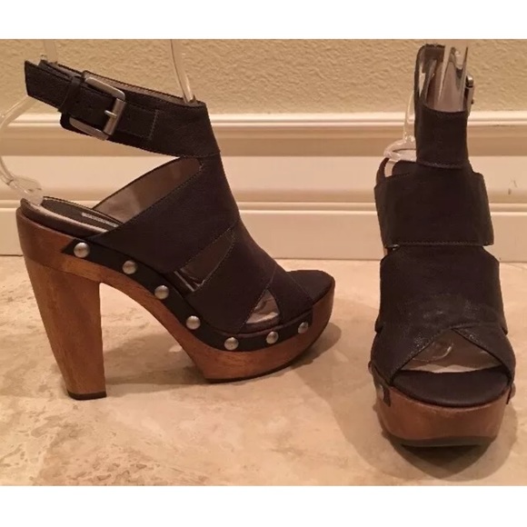 VERA WANG LAVENDER Leather Wood Heel Sandals NICE - Picture 3 of 11